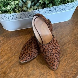 Leopard print shoe